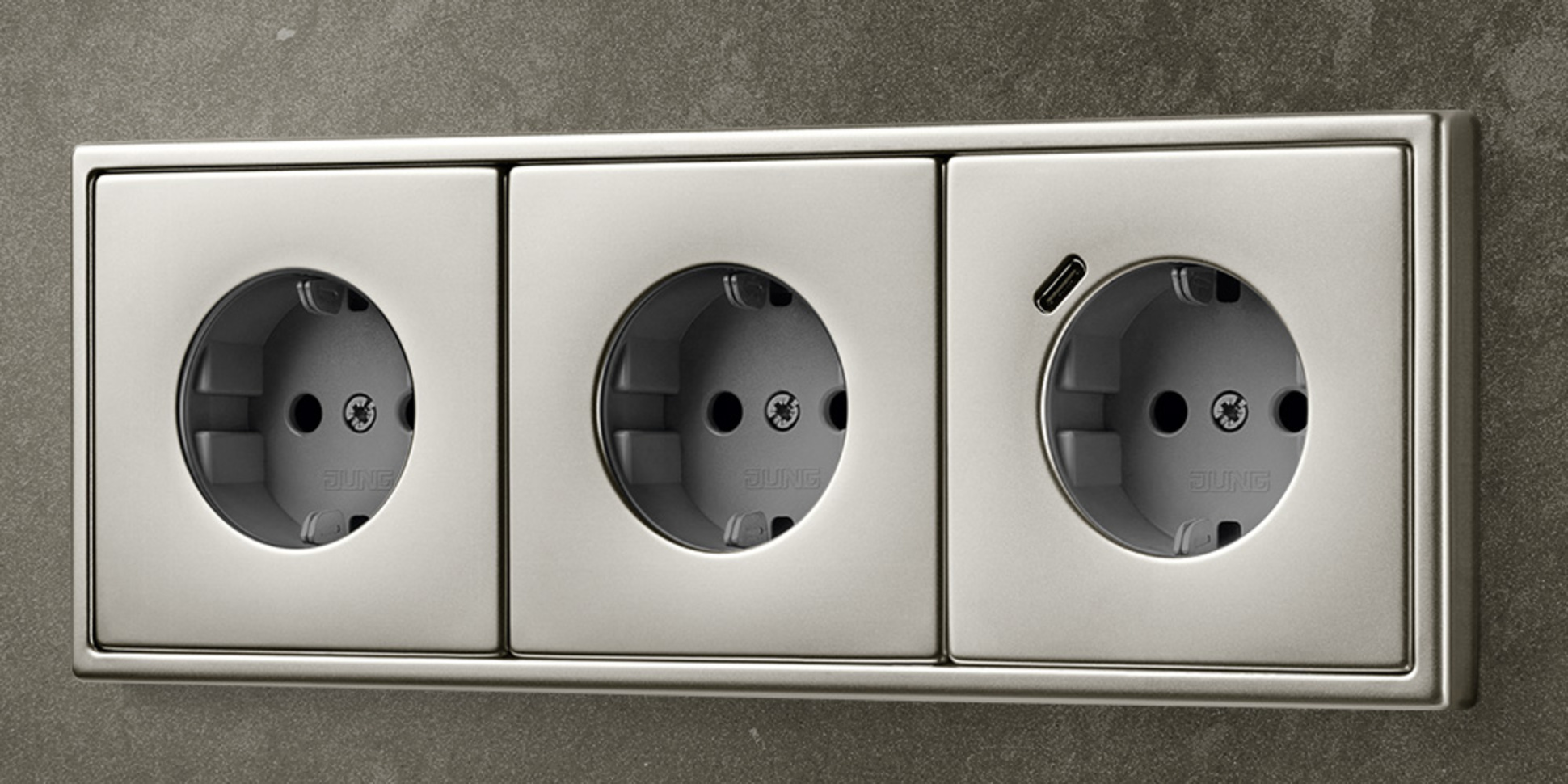 SCHUKO® Steckdosen mit USB bei Schmitt Elektrotechnik GmbH & Co.KG in Schweinfurt