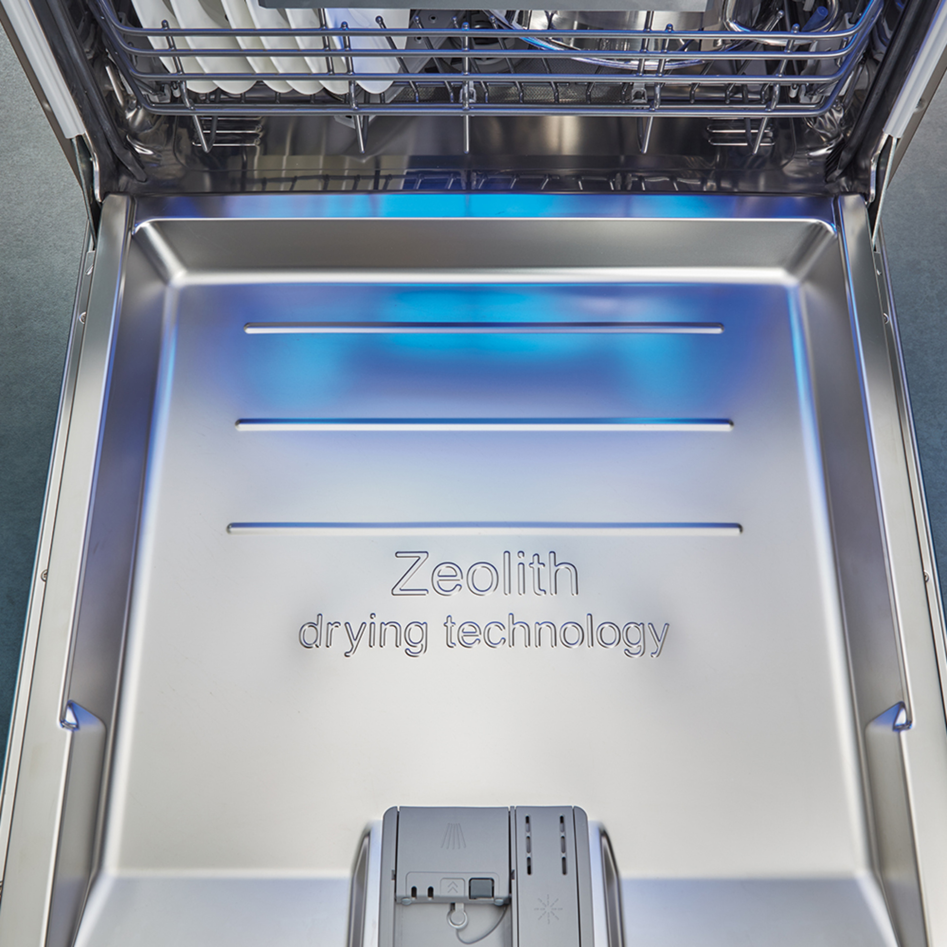 Zeolith Trocknen – Für glänzende Spülergebnisse bei Schmitt Elektrotechnik GmbH & Co.KG in Schweinfurt