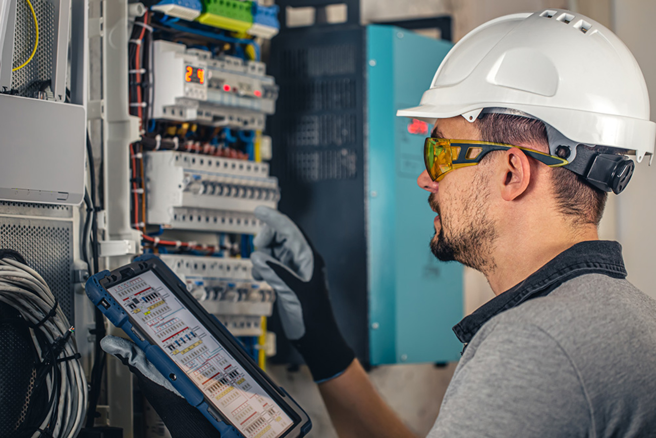 Industrie und Gewerbe bei Schmitt Elektrotechnik GmbH & Co.KG in Schweinfurt