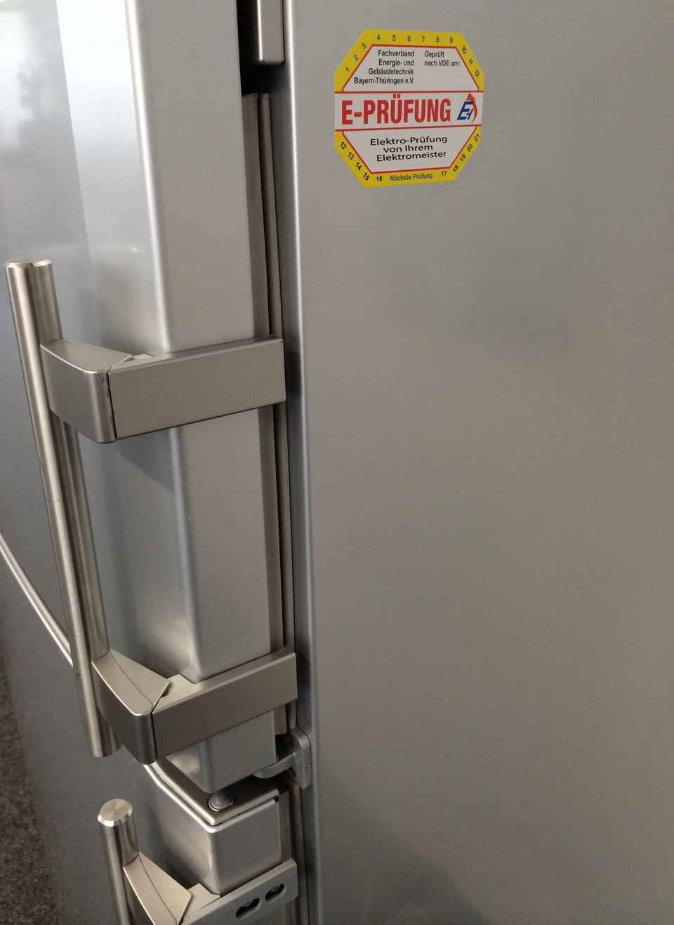 Bild E Pruefung m bei Schmitt Elektrotechnik GmbH & Co.KG in Schweinfurt
