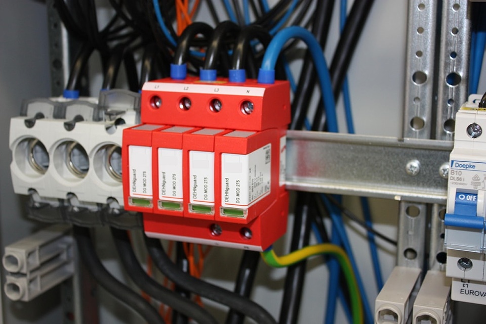 U berspannungsschutz bei Schmitt Elektrotechnik GmbH & Co.KG in Schweinfurt